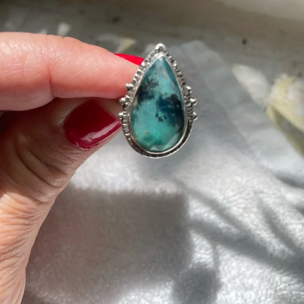 N/A elegant teardrop